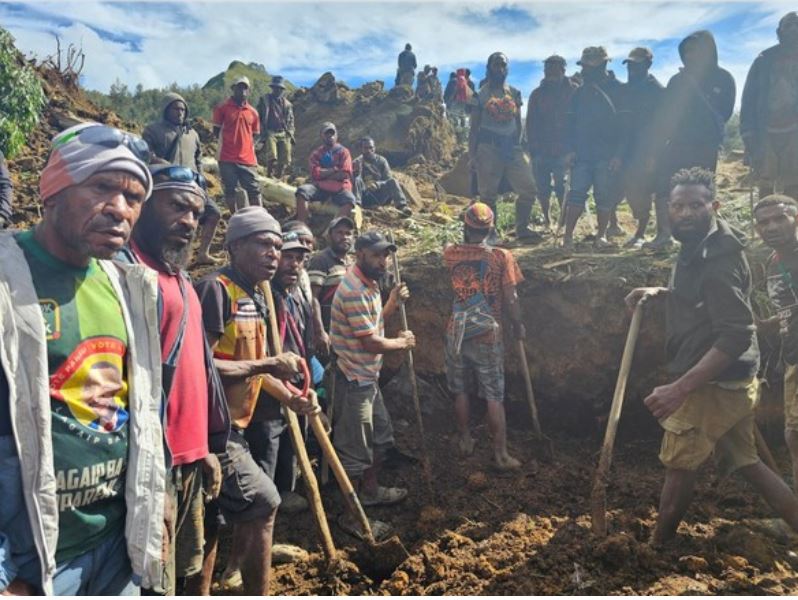 More than 2,000 buried alive in Papua New Guinea landslide