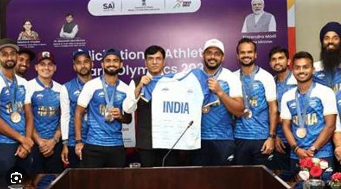 Mansukh Mandaviya Felicitates Indian Men's Hockey Team…